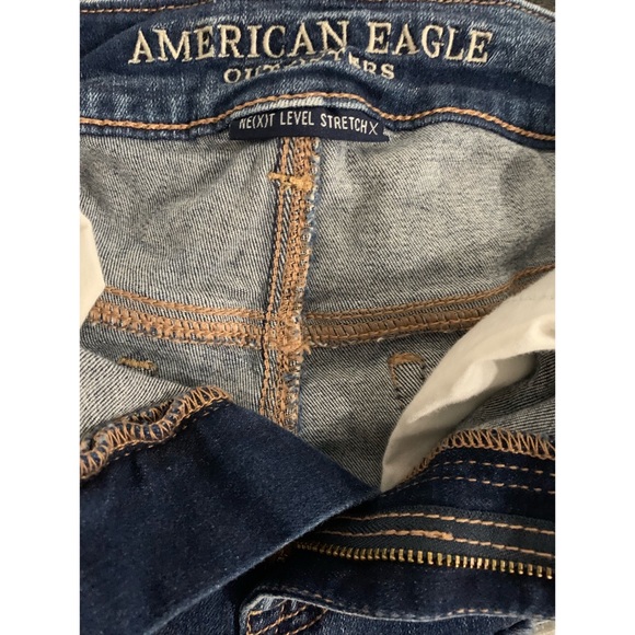 American Eagle Womens Distressed denim shorts - Picture 3 of 4